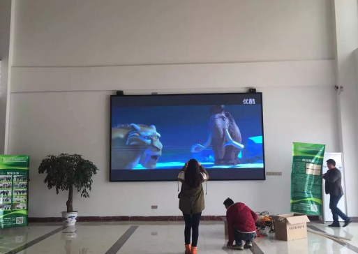 LED全彩顯示屏如何與移動(dòng)設(shè)備連接?？長沙吉進(jìn)電子告訴你